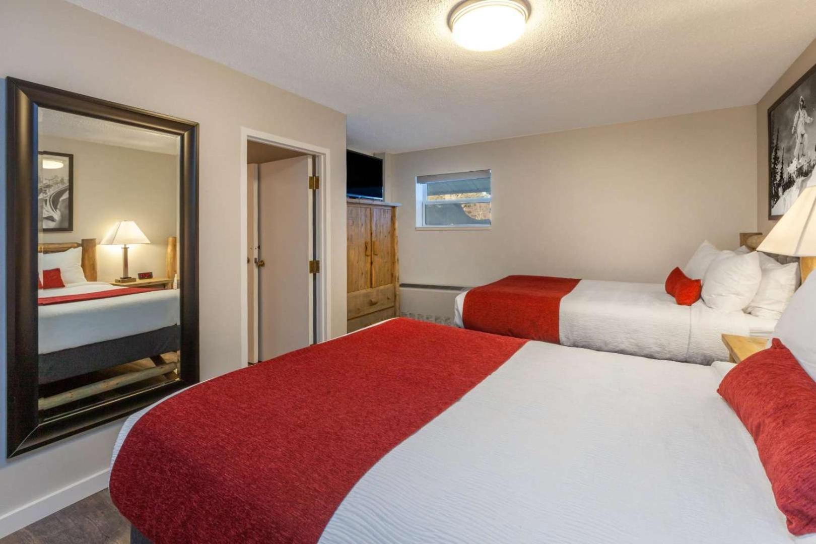 Pine Mountain Resort Айрон-Маунтин Экстерьер фото